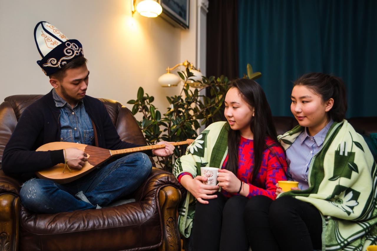 Interhouse Almaty Pansiyon Dış mekan fotoğraf