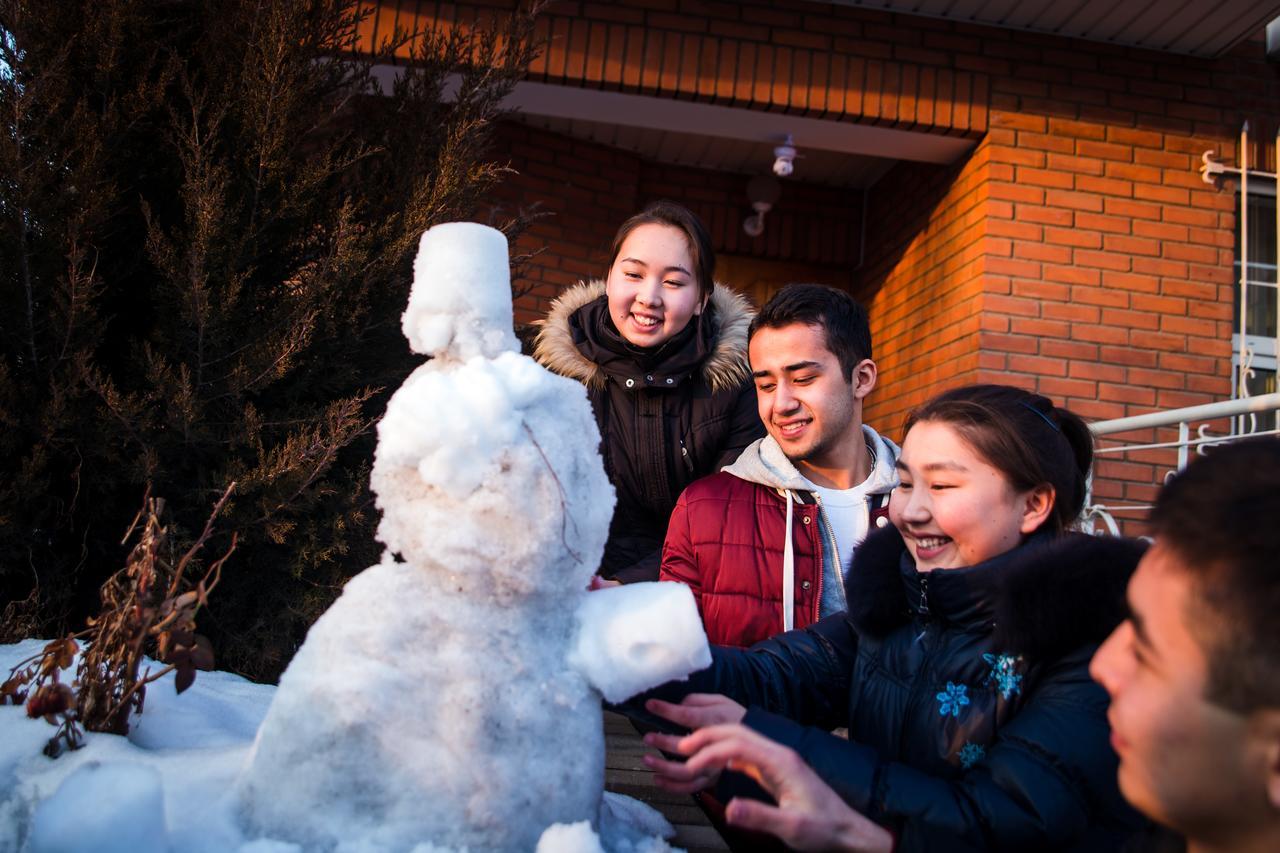 Interhouse Almaty Pansiyon Dış mekan fotoğraf