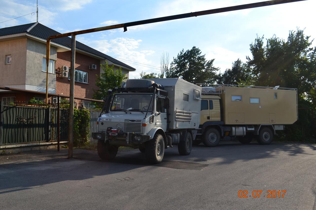 Interhouse Almaty Pansiyon Dış mekan fotoğraf