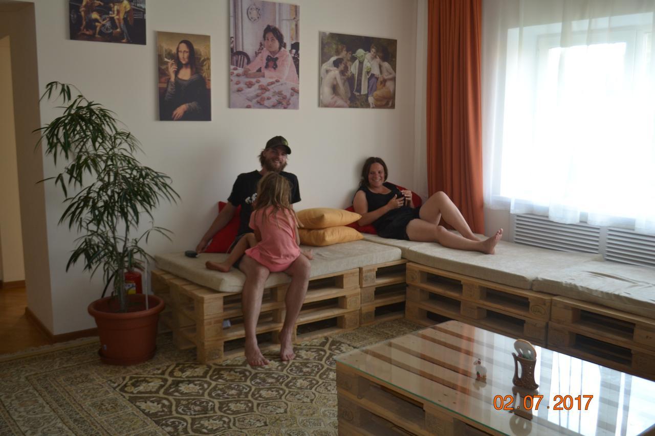 Interhouse Almaty Pansiyon Dış mekan fotoğraf