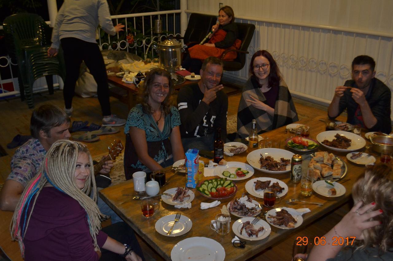 Interhouse Almaty Pansiyon Dış mekan fotoğraf