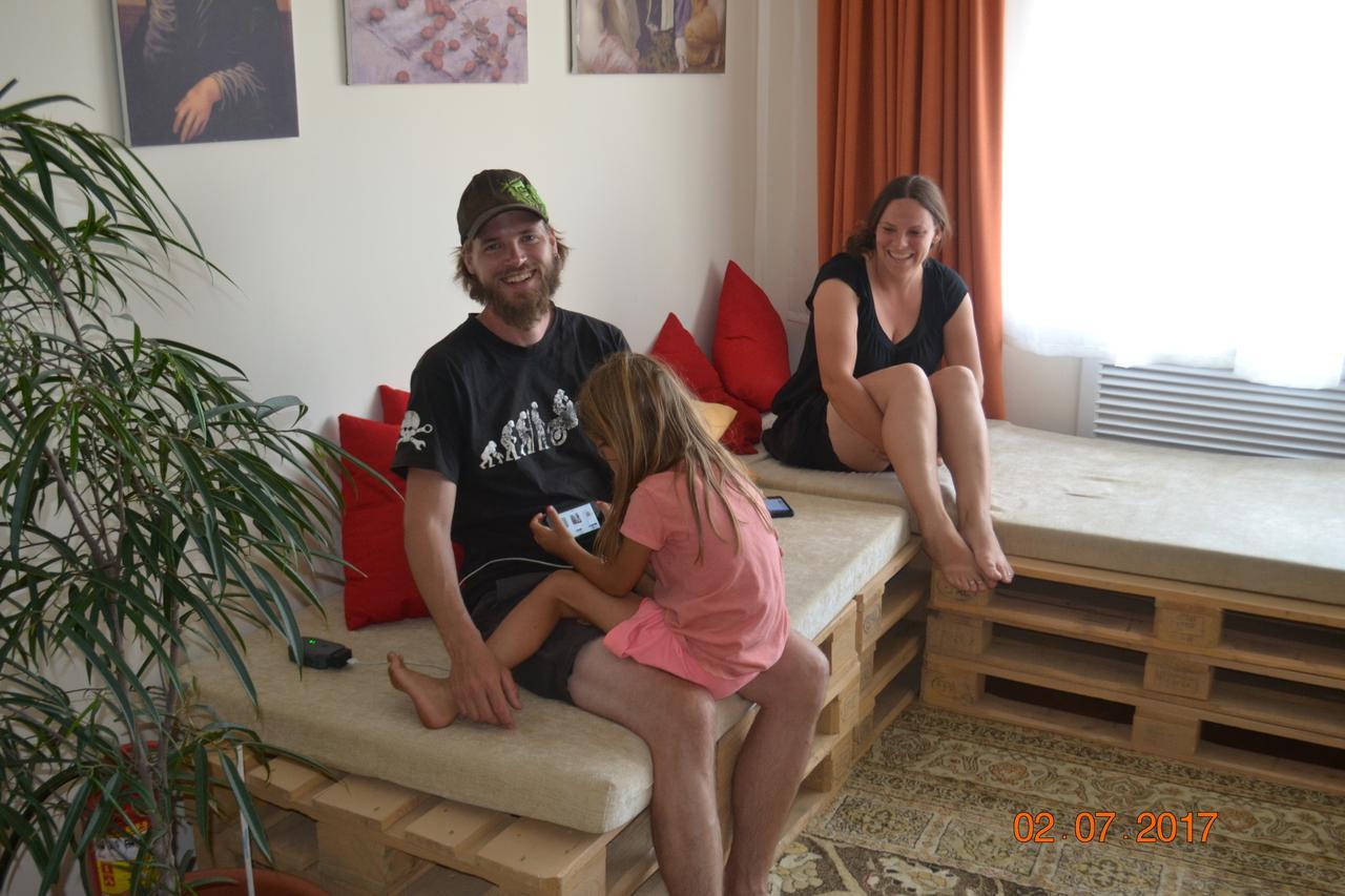Interhouse Almaty Pansiyon Dış mekan fotoğraf
